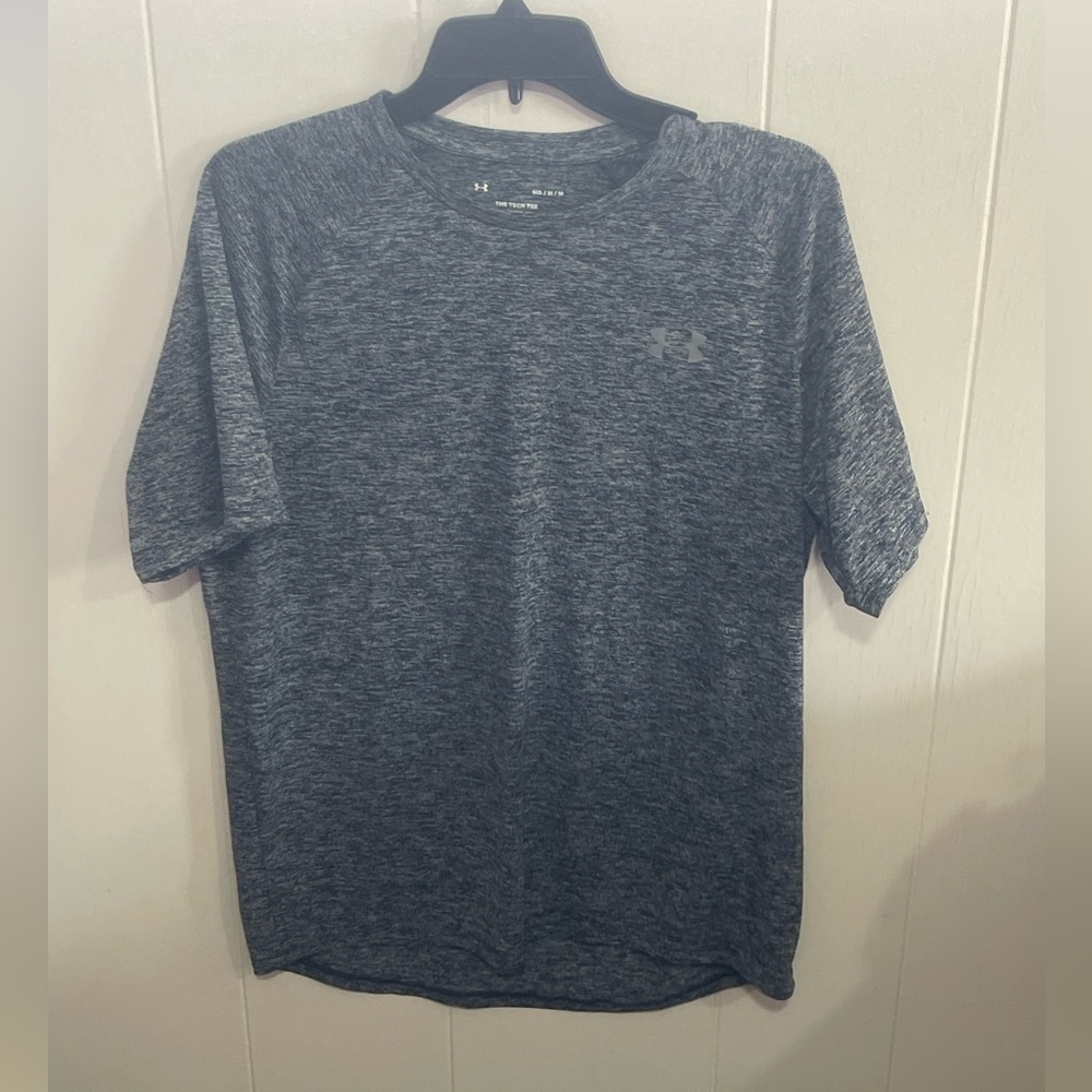 Under Armour Mens Medium shirt